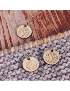 Set of 10 stitch markers - Yarn Ball