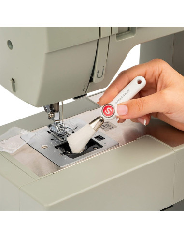 Oblique fiber brush for Singer sewing machine