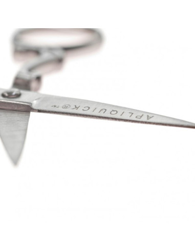 Apliquick ® micro-serrated scissors