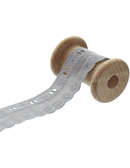 English embroidery with ribbon slot - Light gray