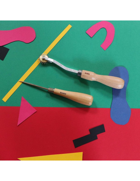 Professional pattern roulette Bohin with oak handle