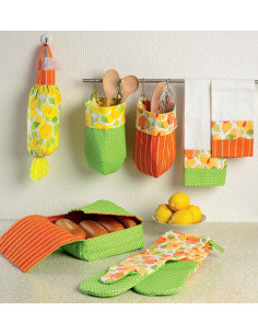 Apron and kitchen accessories pattern - McCall's 6978