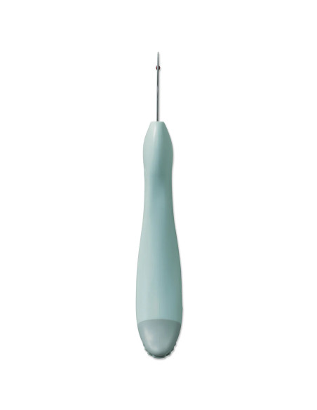 Clover seam ripper with thread remover