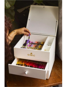 Customizable wooden box with 70 DMC embroidery threads 2