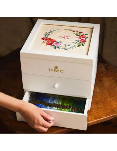 Customizable wooden box with 70 DMC embroidery threads