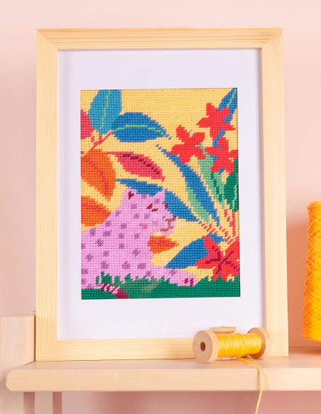 Penelope canvas leopard pattern