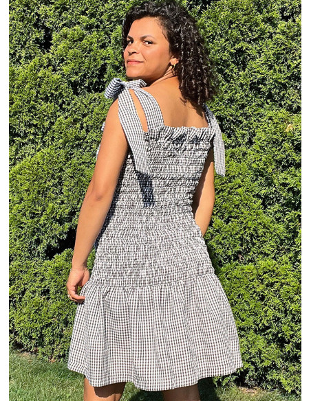 Dress pattern - Know Me 2115