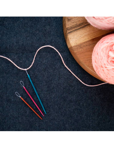 Aluminum wool needles with nylon loop