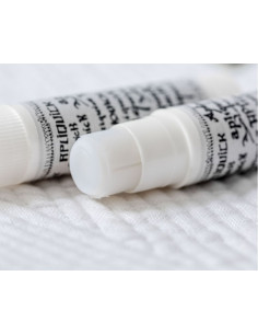 Apliquick glues for fabrics 2