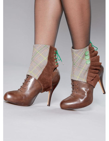 Half-gaiter pattern