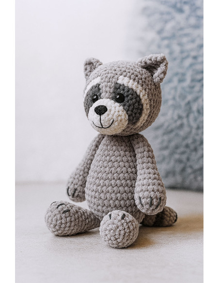 Crochet kit - Wilma the raccoon