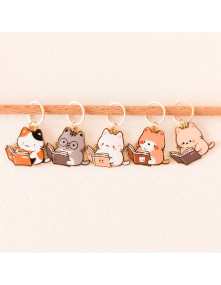 Set of 5 stitch marker rings - Small reading cats
