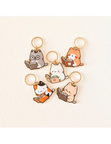 Set of 5 stitch marker rings - Small reading cats