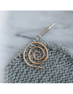 Spiral stitch stopper for knitting - Gold