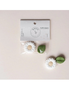 Stitch stoppers for knitting needles - White daisy 2