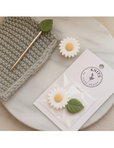 Stitch stoppers for knitting needles - White daisy