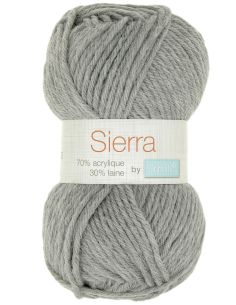 Pack of 4 balls of Sierra knitting yarn