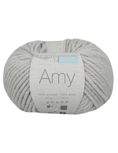 Amy knitting yarn