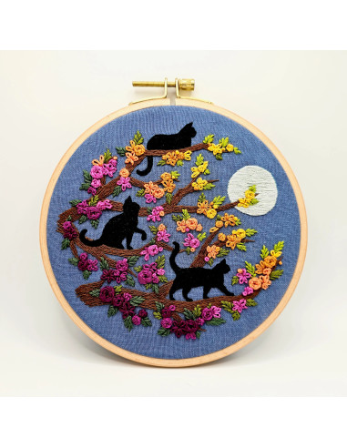 Embroidery Kit - Catwalk Full Moon