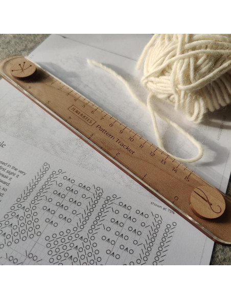 Magnetic knitting tracker – guide lines ruler in recycled acrylic