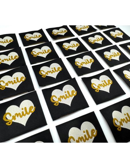 Set of 5 woven sew-on Smile labels