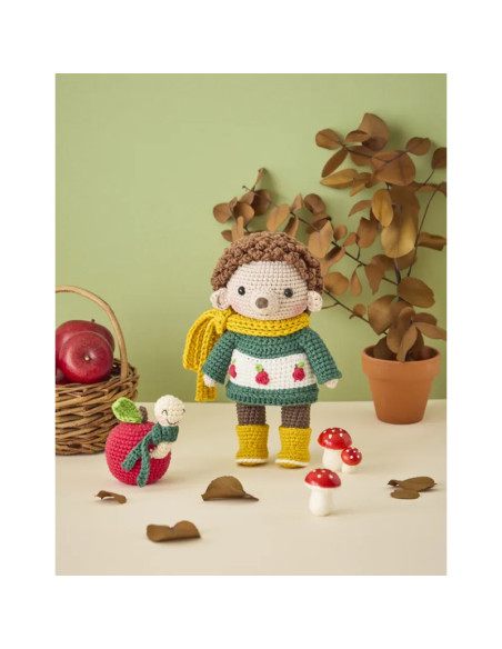 Book of dolls & amigurumis in autumn