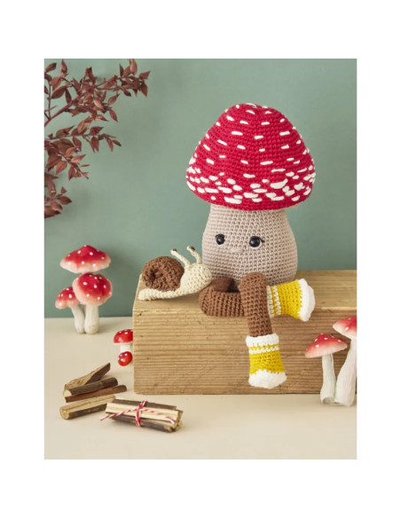 Book of dolls & amigurumis in autumn