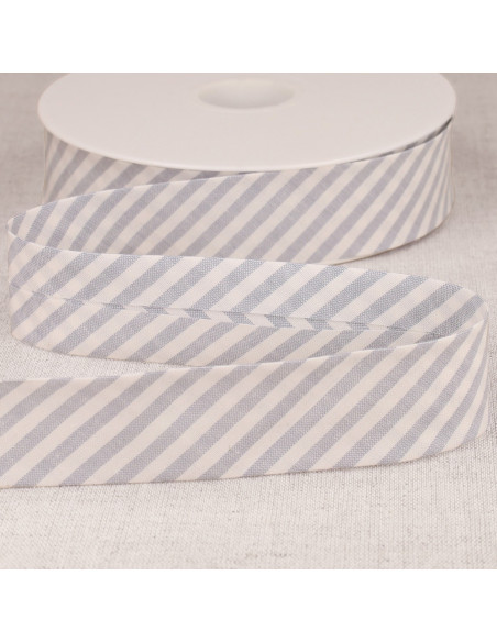 Pastel stripe bias - Lavender blue