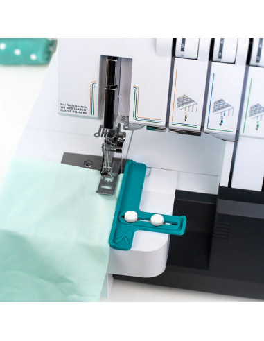 Screw for coverstitch machine - M3 5 mm