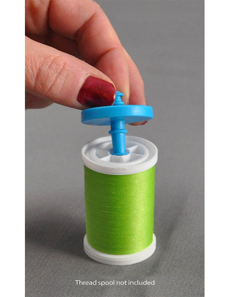 Spool holder for thread bobbins