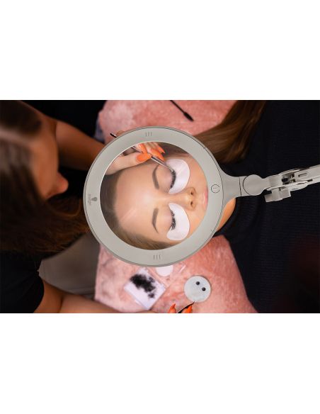 Daylight Omega 7 magnifying lamp