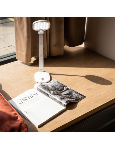 Foldi Go Daylight rechargeable desk lamp