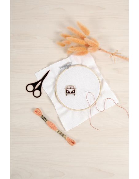 DMC travel needle magnet and scissor set