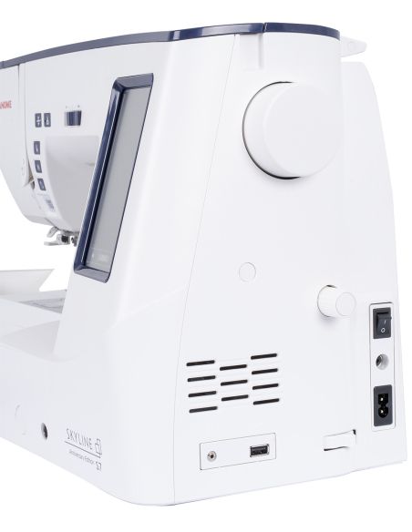 Janome Skyline S7 sewing machine