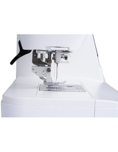 Janome Skyline S7 sewing machine