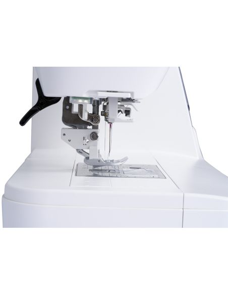 Janome Skyline S7 sewing machine