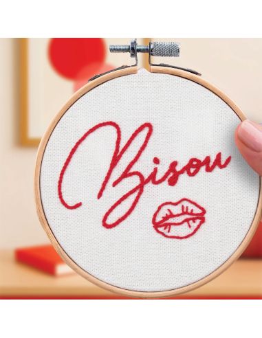 French'kits Embroidery Kit - Kiss