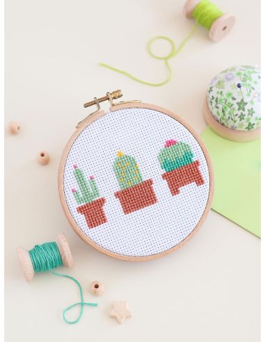 Book: I Discover Cross Stitching!!