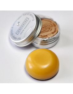Beeswax pot for hand sewing