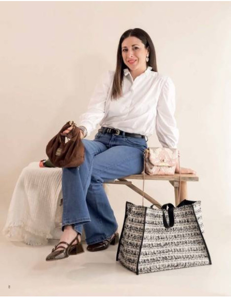 Book on trendy bags & pouches to sew