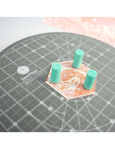 Sew Magnetic™ 28 cm self-healing rotating magnetic cutting mat