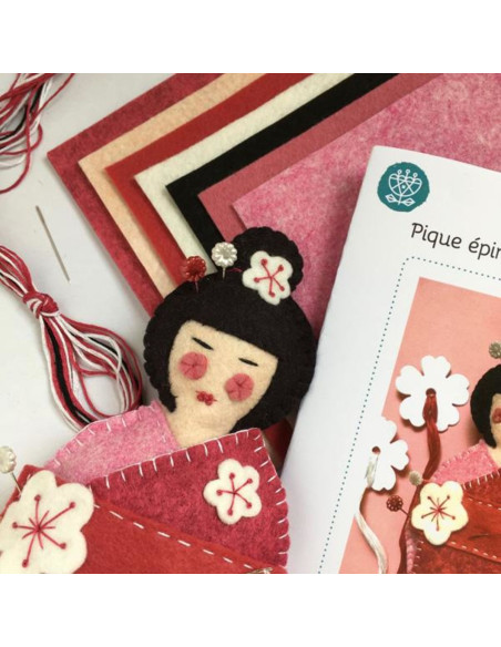 Kokeshi felt kit for pincushion and scissor holder