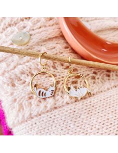 Set of 2 stitch marker rings - Cat perched 2