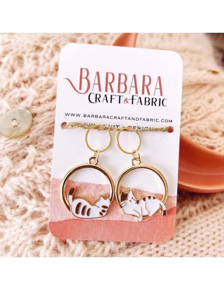 Set of 2 stitch marker rings - Cat perched