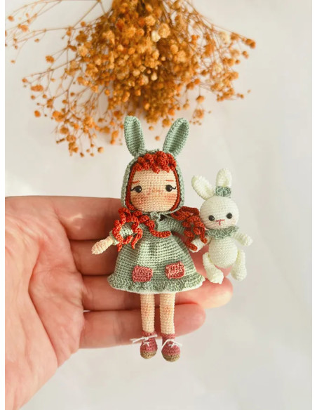 Book of micro-crochet dolls