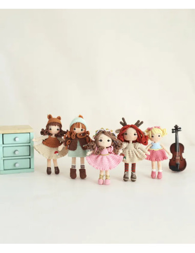 Book of micro-crochet dolls