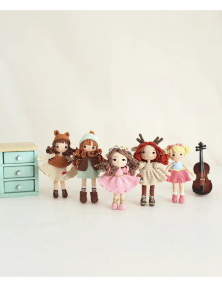 Book of micro-crochet dolls