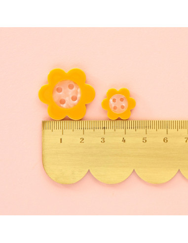 Daisy buttons 4 holes - Yellow 16 mm