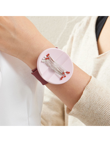 Clover Magnetic Pin Catcher Bracelet