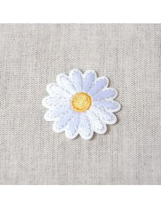 White daisy iron-on patch